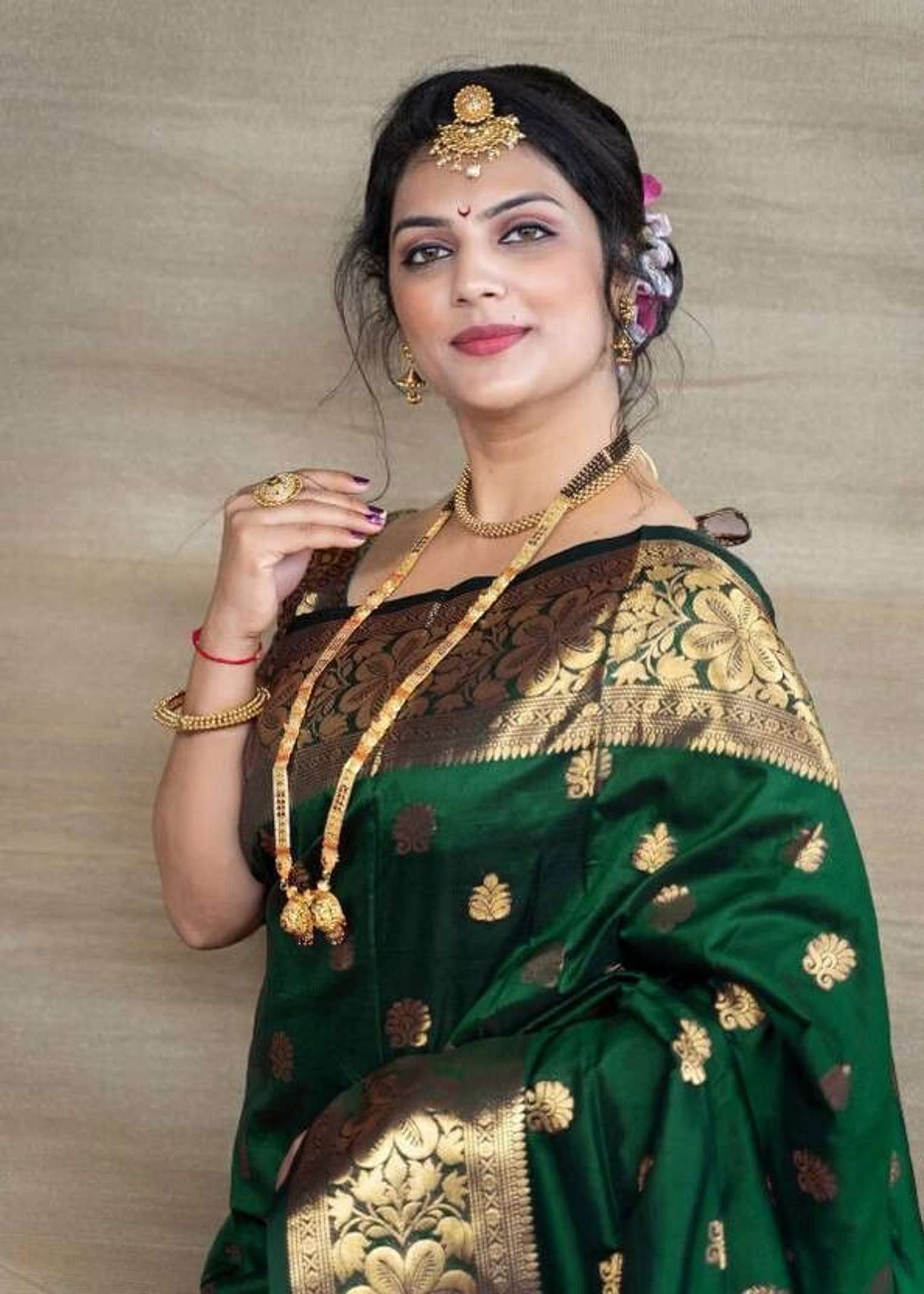 Paisley Kanjivaram Jacquard, Pure Silk Saree (Green) - Image 3